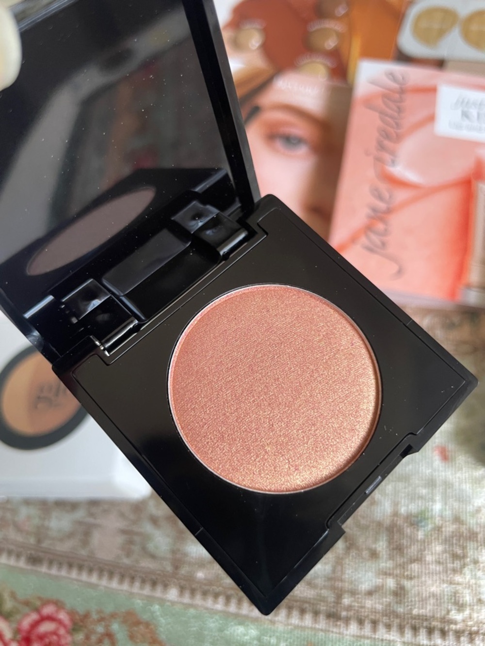 Clean Beauty bundle with makeup bag - Picture 6 of 9